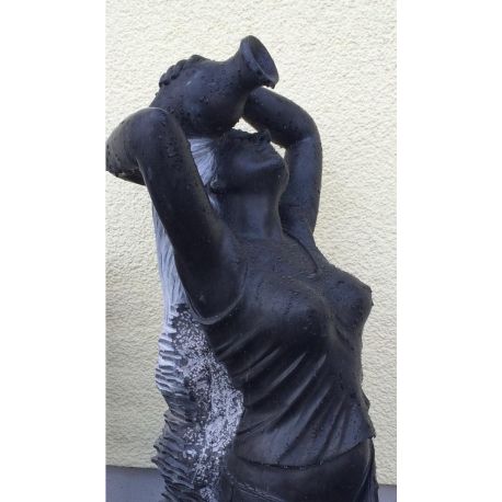 Steinfigur Skulptur Wasserspiel Black Beauty Tine