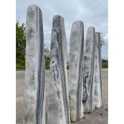 Marmor Monolith 3671